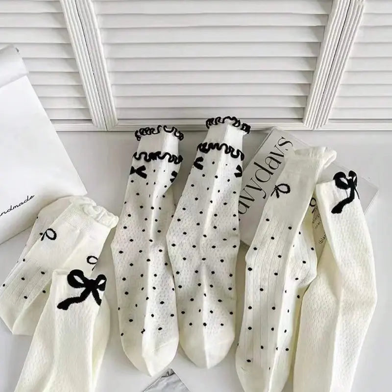 4 Pairs Random Delivery Bowknot Socks For Girls, Mid-Calf Thin Sweat-Absorbent Long Socks Black & White All-Match Ins Style socks women